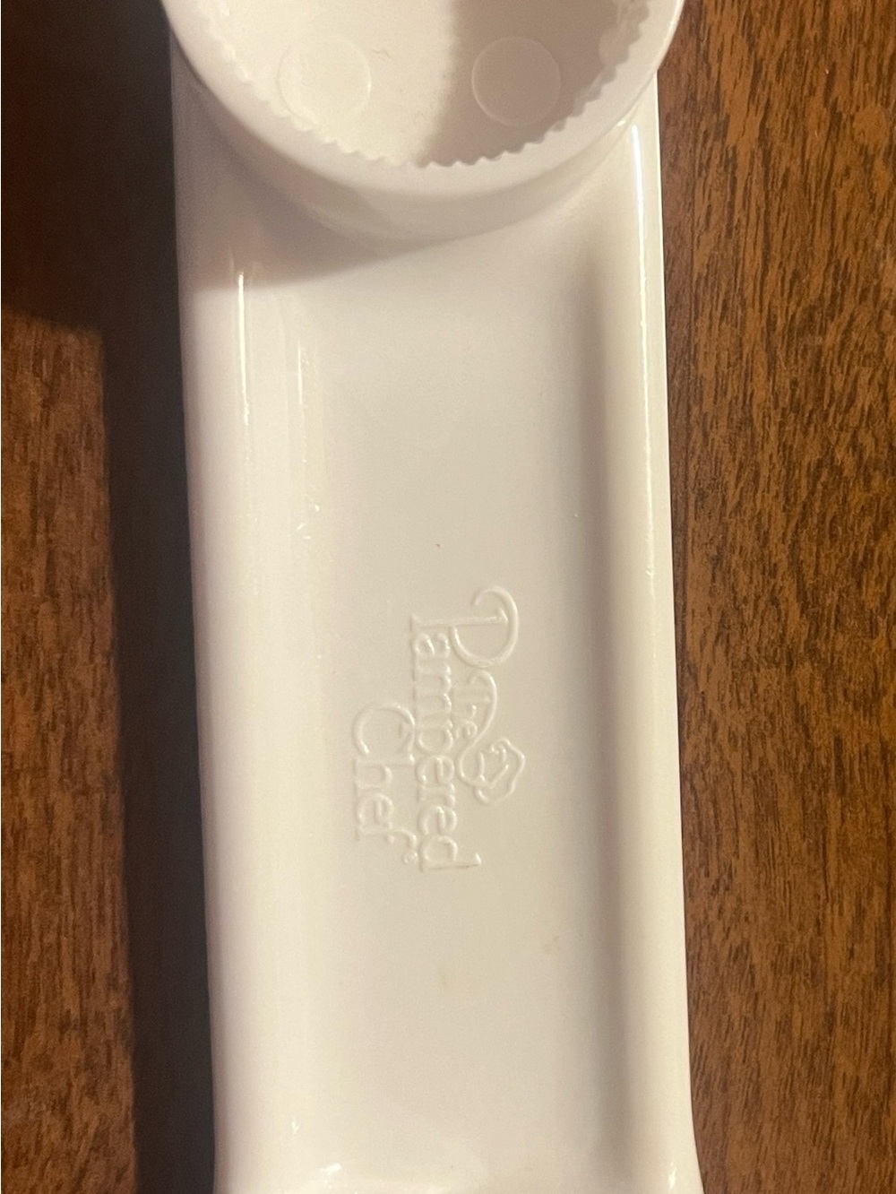 Pampered Chef White Plastic bottle opener . - Picture 2 of 3